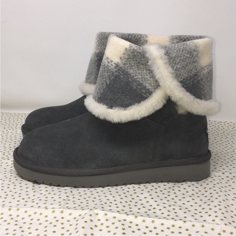 NWT UGG KINSLEI BOOTS - Picture 9 of 11